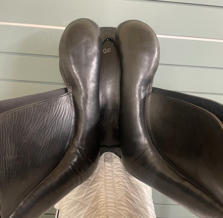 KN - DRESSAGE SADDLE – Baker's Saddlery